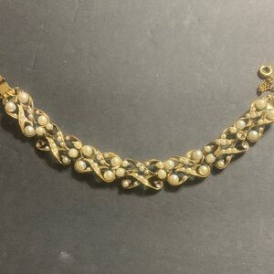 Vintage Lorenzo Florenza Gold faux Pearl criss cross  bracelet 7 1/2 inch
